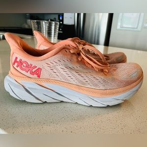 Womens hoka clifton 8 running shoe size 9